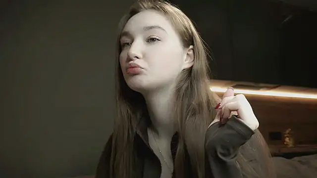 Eliravelvet online show from 11-29-25, 06:00