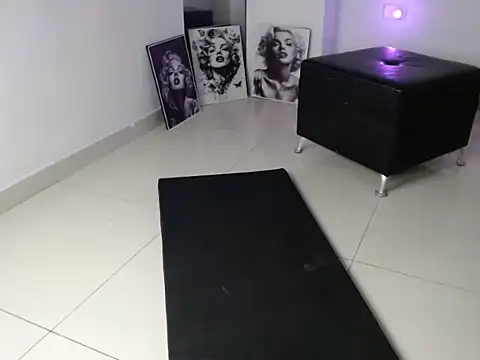 Snapshot of Annie_Cervantez chatting on 01-06-26, 02:48 Annie Cervantez online show from 01-06-26, 02:48