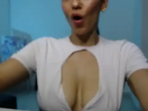 Snapshot of Annie_Cervantez chatting on 02-20-26, 06:26 Annie Cervantez online show from 02-20-26, 06:26