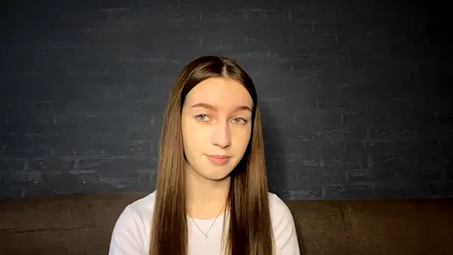 Snapshot of CindaWinn chatting on 11-23-25, 08:03 CindaWinn online show from 11-23-25, 08:03