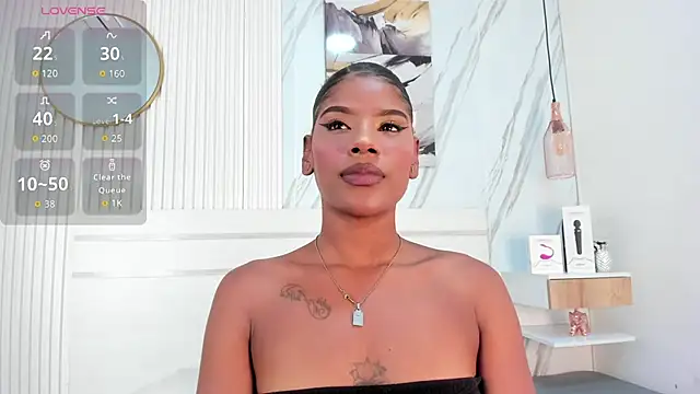 Snapshot of Afro_Luna chatting on 11-22-25, 11:42 Afro Luna online show from 11-22-25, 11:42