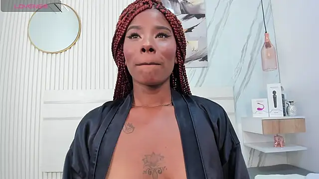 Snapshot of Afro_Luna chatting on 12-02-25, 11:26 Afro Luna online show from 12-02-25, 11:26