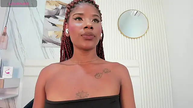 Snapshot of Afro_Luna chatting on 12-15-25, 11:25 Afro Luna online show from 12-15-25, 11:25