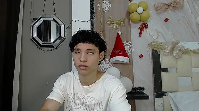 Snapshot of the_nugge chatting on 12-16-25, 01:05 the nugge online show from 12-16-25, 01:05