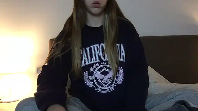 Snapshot of Martimartinaxx chatting on 03-15-26, 09:21 Martimartinaxx online show from 03-15-26, 09:21