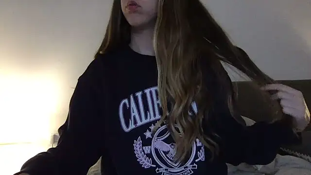 Martimartinaxx online show from 04-27-26, 07:56