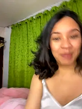 Snapshot of Esmerald_1111 chatting on 11-28-25, 10:51 Esmerald 1111 online show from 11-28-25, 10:51