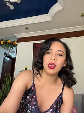 Snapshot of Esmerald_1111 chatting on 06-12-26, 11:53 Esmerald 1111 online show from 06-12-26, 11:53