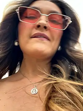 Snapshot of GeorginaBlack chatting on 12-16-25, 05:07 GeorginaBlack online show from 12-16-25, 05:07