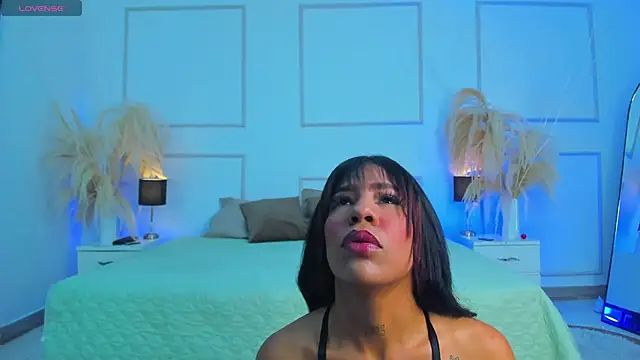 Snapshot of Alice_Owenn chatting on 11-23-25, 02:11 Alice Owenn online show from 11-23-25, 02:11