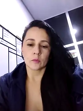 Snapshot of Sex_Annie chatting on 11-21-25, 04:11 Sex Annie online show from 11-21-25, 04:11