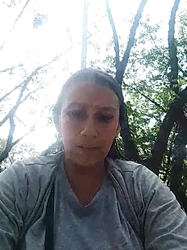 Snapshot of Mikela_19 chatting on 12-15-25, 08:02 Mikela 19 online show from 12-15-25, 08:02