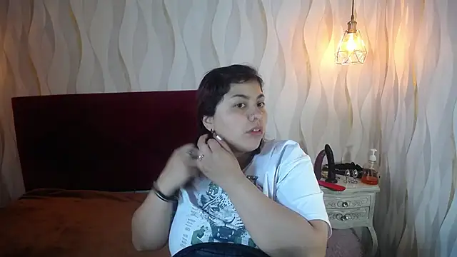 Snapshot of danna_garza chatting on 11-30-25, 05:44 danna garza online show from 11-30-25, 05:44