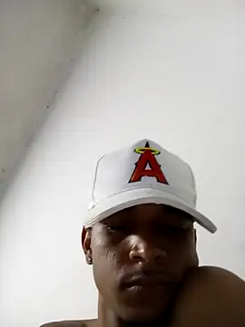 Snapshot of RickyRICON02 chatting on 11-19-25, 04:56 RickyRICON02 online show from 11-19-25, 04:56