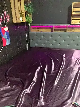 Shy-Ivy online show from 03-09-26, 10:58