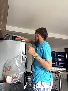 Snapshot of Jin_kougasaki chatting on 11-21-25, 04:38 Jin kougasaki online show from 11-21-25, 04:38