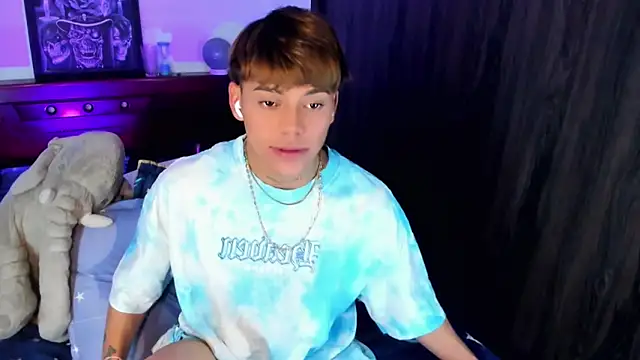 Snapshot of Jin_kougasaki chatting on 11-27-25, 02:57 Jin kougasaki online show from 11-27-25, 02:57