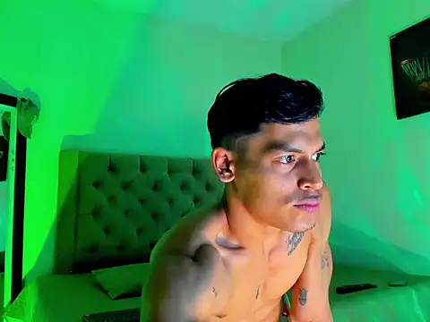 Snapshot of blorelopez chatting on 12-02-25, 08:37 blorelopez online show from 12-02-25, 08:37