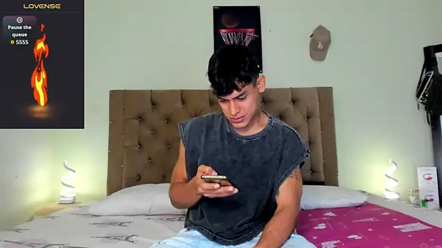 Snapshot of blorelopez chatting on 02-17-26, 12:51 blorelopez online show from 02-17-26, 12:51