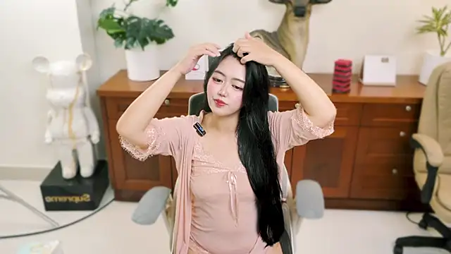 Pickmegirl 999 online show from 11-21-25, 03:16