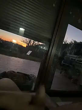 Snapshot of Locotre22 chatting on 12-18-25, 05:13 Locotre22 online show from 12-18-25, 05:13