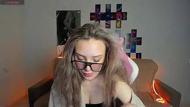 Snapshot of Suzie_Q69 chatting on 11-22-25, 08:02 Suzie Q69 online show from 11-22-25, 08:02