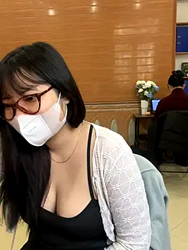 Snapshot of hide_from_colleagues chatting on 01-08-26, 05:21 hide from colleagues online show from 01-08-26, 05:21