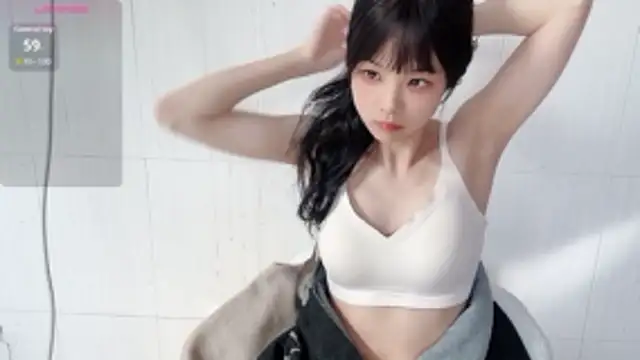 Snapshot of bunny-- chatting on 12-01-25, 06:29 bunny-- online show from 12-01-25, 06:29