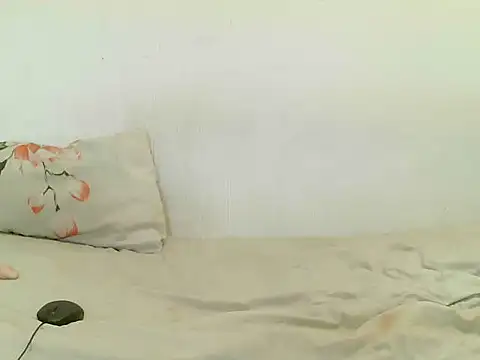 Snapshot of BrunetteNaomi8 chatting on 11-24-25, 09:14 BrunetteNaomi8 online show from 11-24-25, 09:14