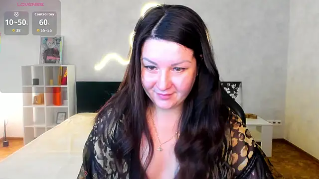 Snapshot of still__her chatting on 12-16-25, 01:54 still her online show from 12-16-25, 01:54