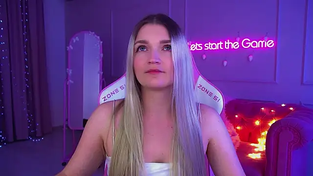 Snapshot of AnnyRaii chatting on 12-05-25, 06:26 AnnyRaii online show from 12-05-25, 06:26