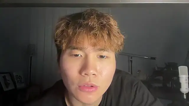 Snapshot of Juhone chatting on 12-01-25, 06:40 Juhone online show from 12-01-25, 06:40