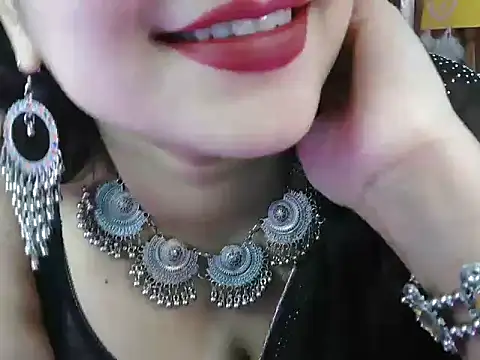 Snapshot of NotySuku chatting on 12-05-25, 07:06 NotySuku online show from 12-05-25, 07:06