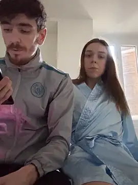 Snapshot of DuoDesir1 chatting on 12-16-25, 01:05 DuoDesir1 online show from 12-16-25, 01:05