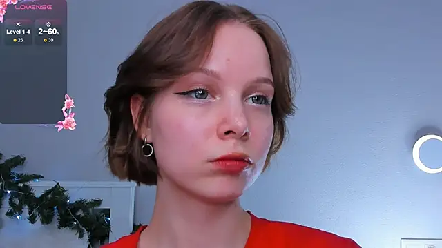 Snapshot of UmbraVelour chatting on 12-16-25, 03:06 UmbraVelour online show from 12-16-25, 03:06