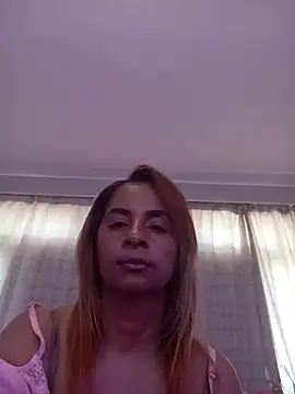 Snapshot of LaReineCleo chatting on 07-31-26, 10:47 LaReineCleo online show from 07-31-26, 10:47