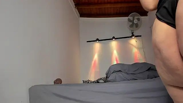 Snapshot of alessa28 chatting on 11-29-25, 02:58 alessa28 online show from 11-29-25, 02:58