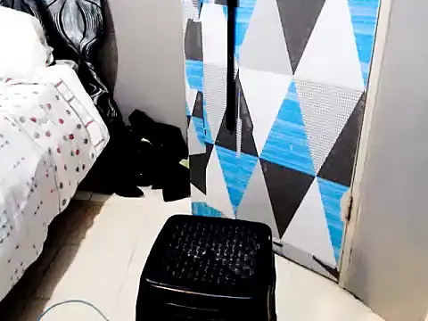 Snapshot of Savannah_Cock chatting on 11-22-25, 01:15 Savannah Cock online show from 11-22-25, 01:15