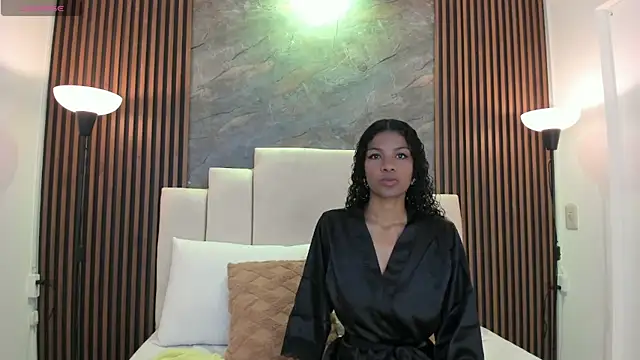 Snapshot of catiusca_reyes_03 chatting on 11-25-25, 01:44 catiusca reyes 03 online show from 11-25-25, 01:44