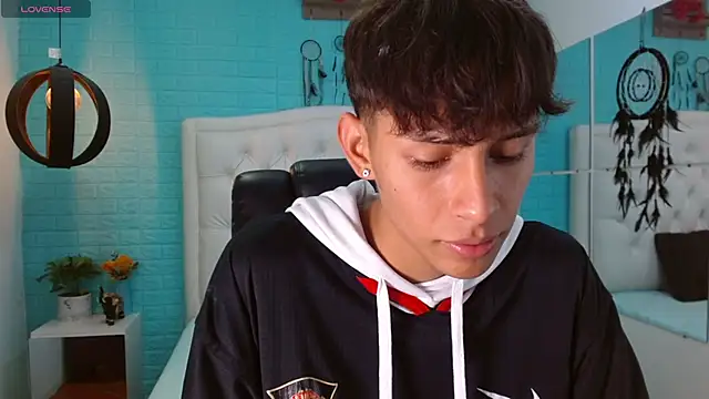 Snapshot of DraxBlade09 chatting on 11-28-25, 07:49 DraxBlade09 online show from 11-28-25, 07:49