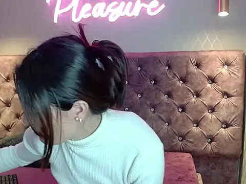 Snapshot of CataleyaDamourx chatting on 12-16-25, 11:26 CataleyaDamourx online show from 12-16-25, 11:26