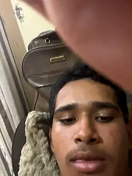 Snapshot of vebvs chatting on 12-13-25, 08:58 vebvs online show from 12-13-25, 08:58