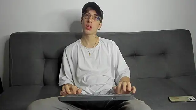 Snapshot of Dio__morningstar chatting on 11-20-25, 11:32 Dio morningstar online show from 11-20-25, 11:32