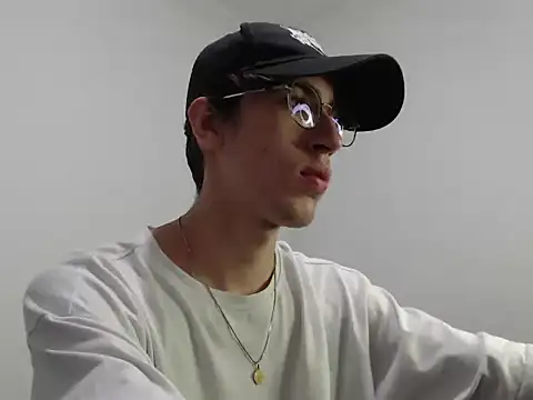 Snapshot of Dio__morningstar chatting on 11-21-25, 05:17 Dio morningstar online show from 11-21-25, 05:17