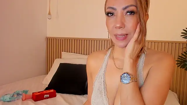 Samantha Sra  online show from 05-21-26, 12:06