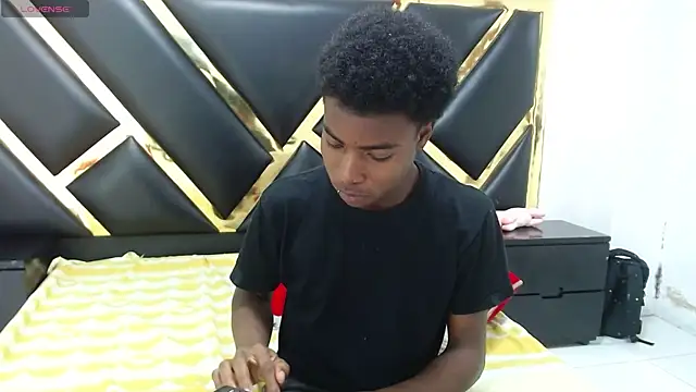 NoahJhonson69 online show from 04-20-26, 11:24