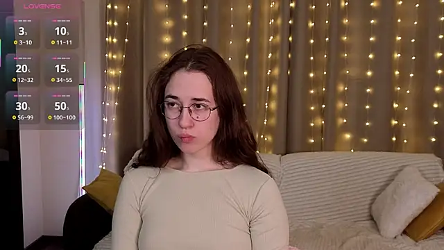 SudieNatera online show from 12-14-25, 05:13