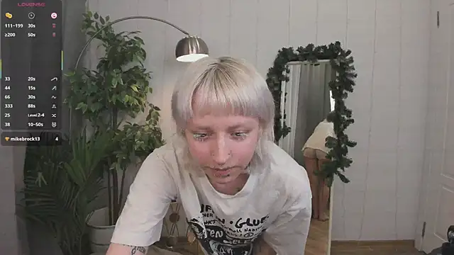 Snapshot of secretsireny chatting on 12-20-25, 09:00 secretsireny online show from 12-20-25, 09:00