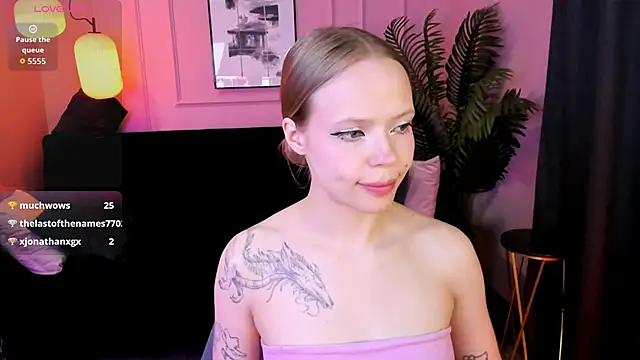 Snapshot of lucy_loy chatting on 04-26-26, 04:26 lucy loy online show from 04-26-26, 04:26