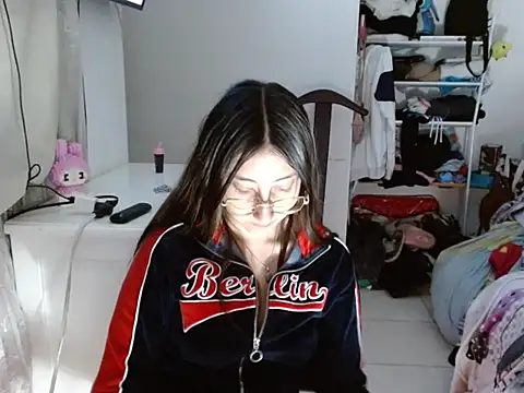 Snapshot of Nanylux chatting on 11-26-25, 03:29 Nanylux online show from 11-26-25, 03:29